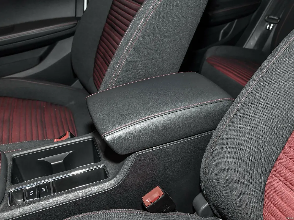 2017 MG MG6 1.5T 169HP L4 7DCT,autocango,china used car exporter,china ev exporter,chinese used car exporter,chinese used ev exporter