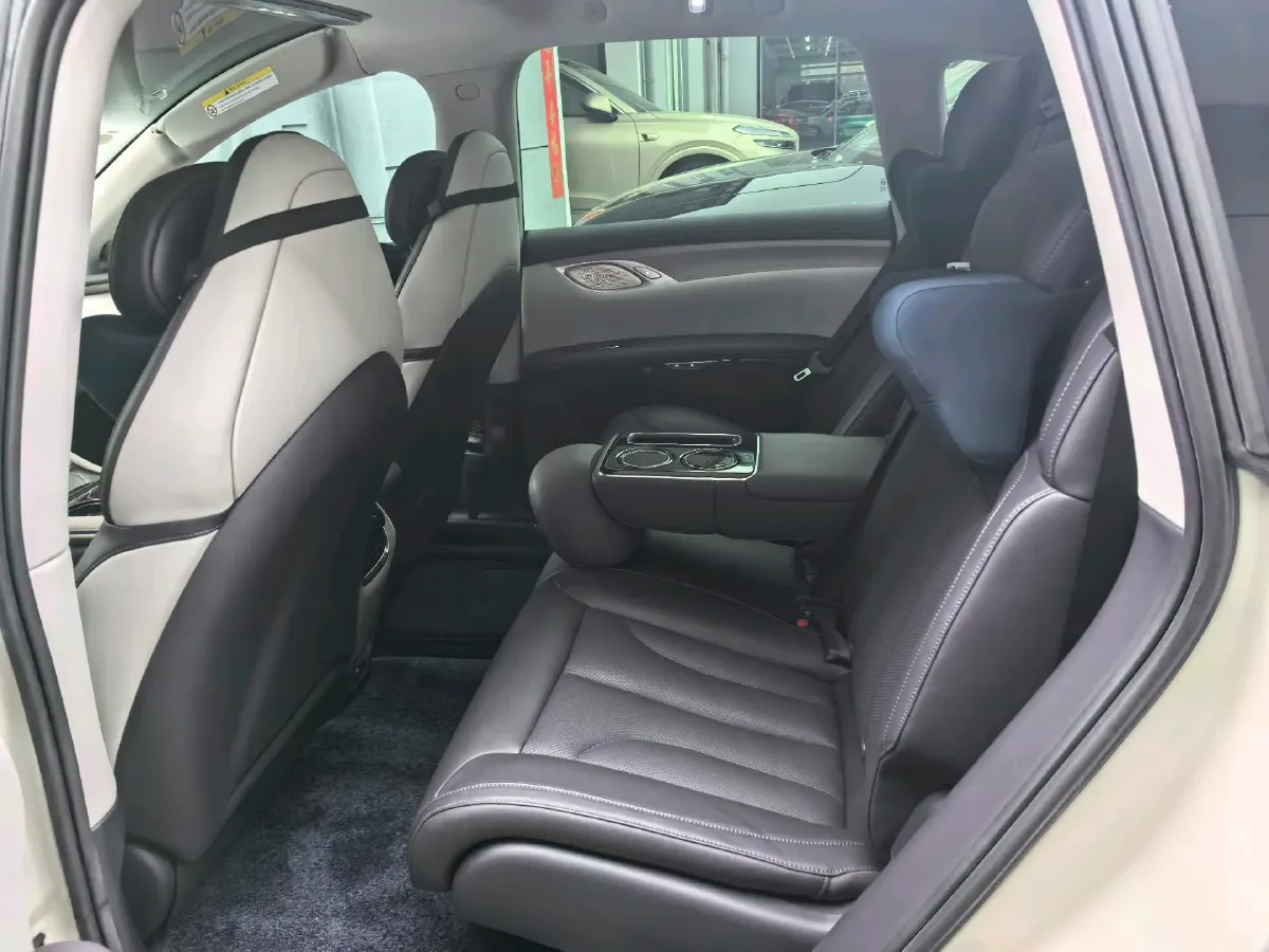 2023 IM LS7 BEV 90KWH,autocango,china used car exporter,china ev exporter,chinese used car exporter,chinese used ev exporter