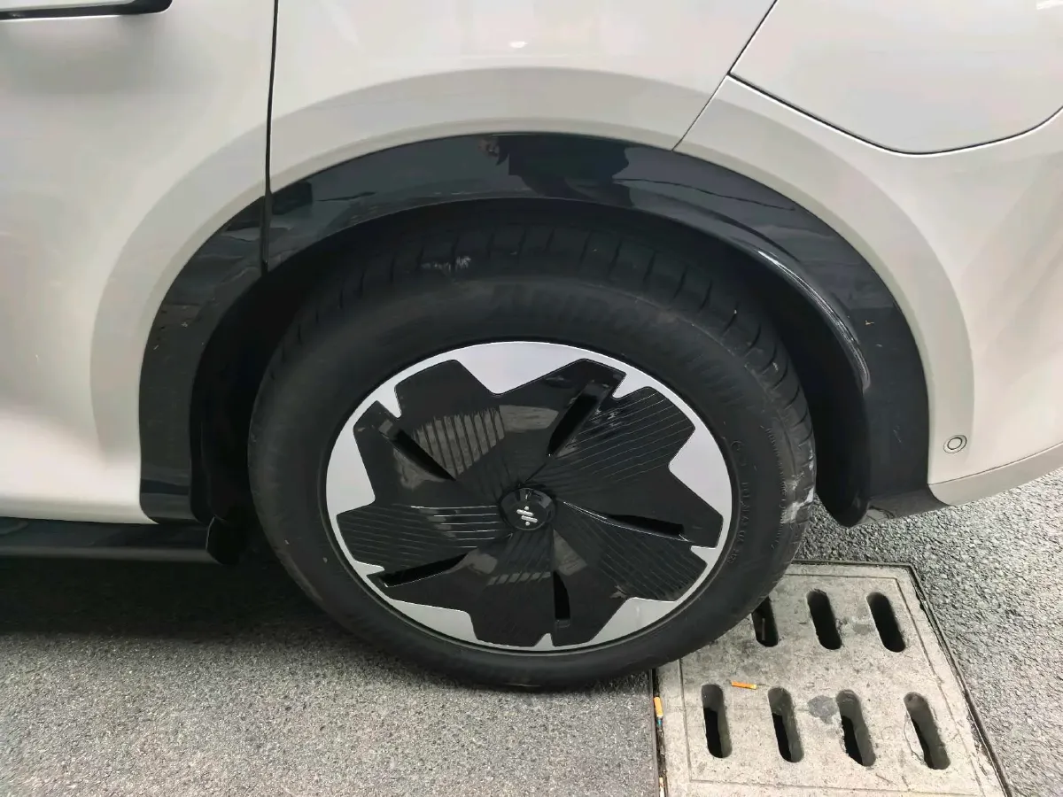 2023 IM LS7 BEV 90KWH,autocango,china used car exporter,china ev exporter,chinese used car exporter,chinese used ev exporter