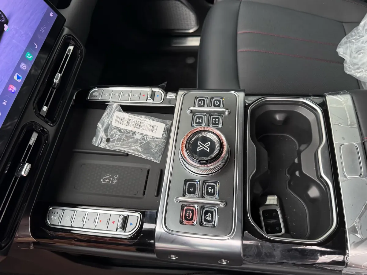 2025 Jetour Zongheng G700 2.0T 211HP L4 2DHT PHEV,autocango,china used car exporter,china ev exporter,chinese used car exporter,chinese used ev exporter