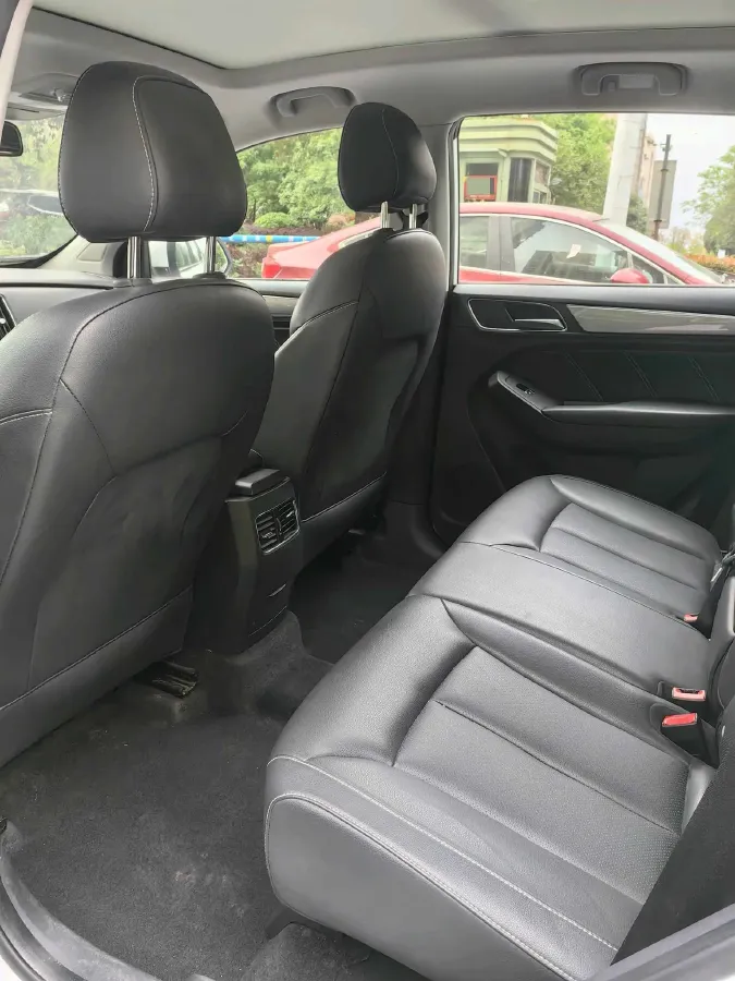 2018 Roewe RX5 1.5T 169HP L4 6MT,autocango,china used car exporter,china ev exporter,chinese used car exporter,chinese used ev exporter