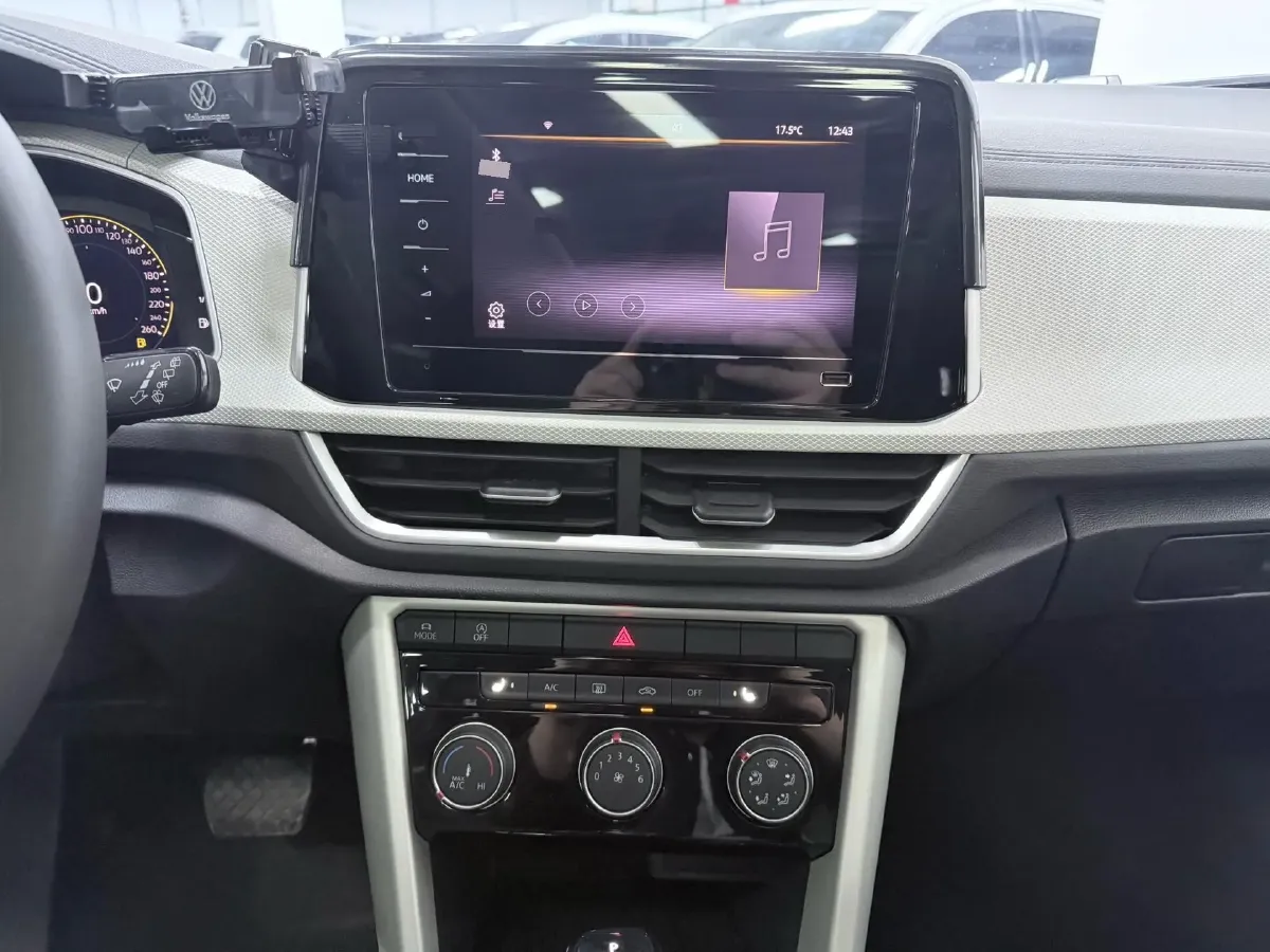 2023 Volkswagen T-Roc 1.4T 150HP L4 7DCT,autocango,china used car exporter,china ev exporter,chinese used car exporter,chinese used ev exporter