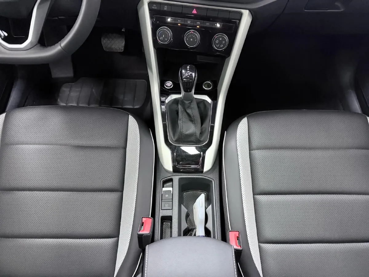 2023 Volkswagen T-Roc 1.4T 150HP L4 7DCT,autocango,china used car exporter,china ev exporter,chinese used car exporter,chinese used ev exporter