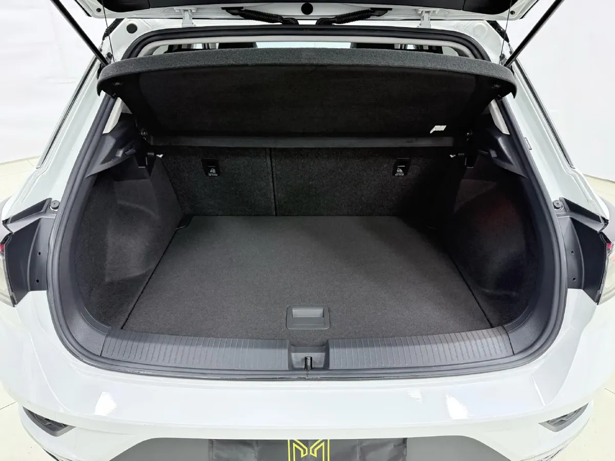 2023 Volkswagen T-Roc 1.4T 150HP L4 7DCT,autocango,china used car exporter,china ev exporter,chinese used car exporter,chinese used ev exporter