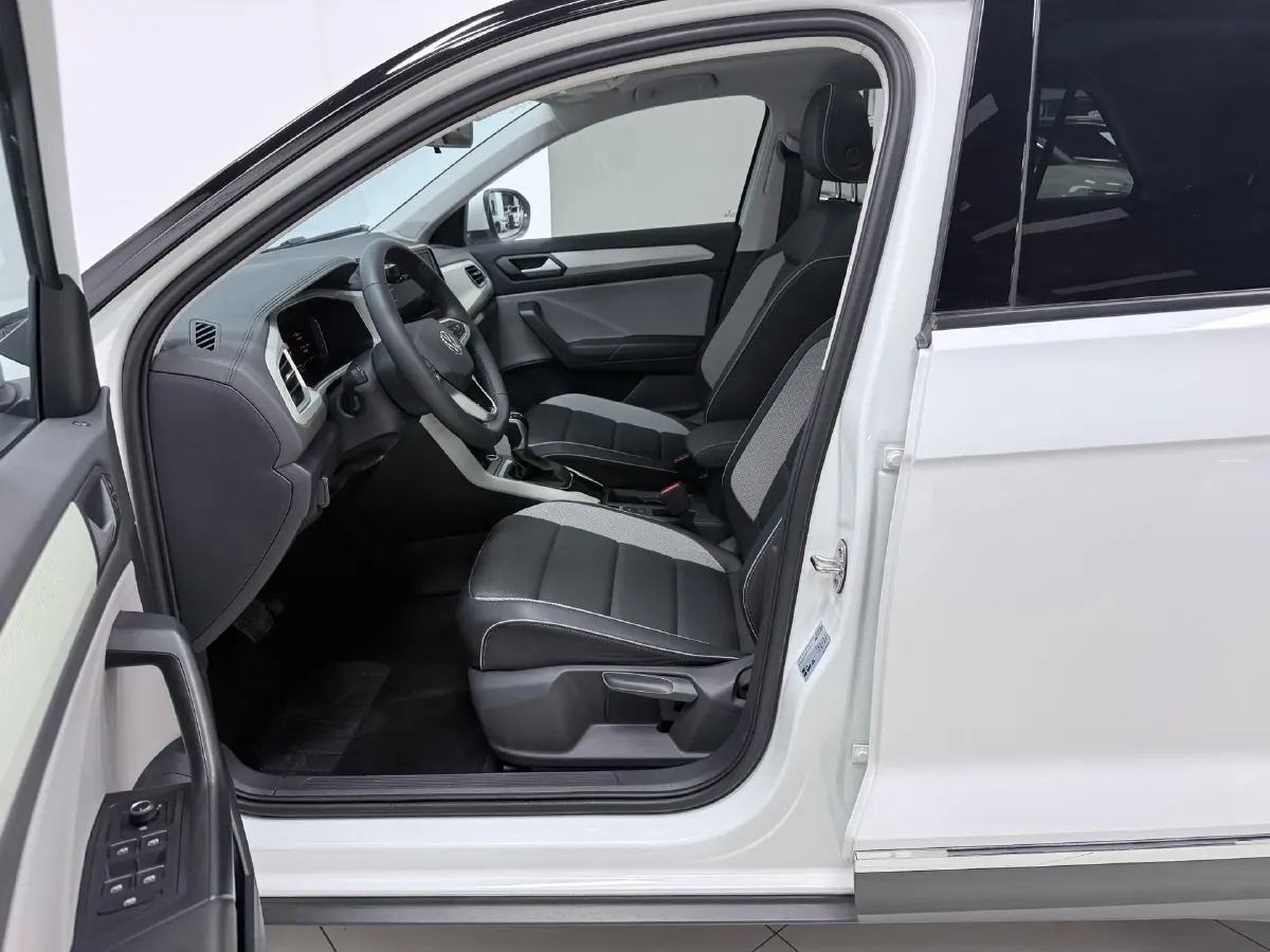 2023 Volkswagen T-Roc 1.4T 150HP L4 7DCT,autocango,china used car exporter,china ev exporter,chinese used car exporter,chinese used ev exporter