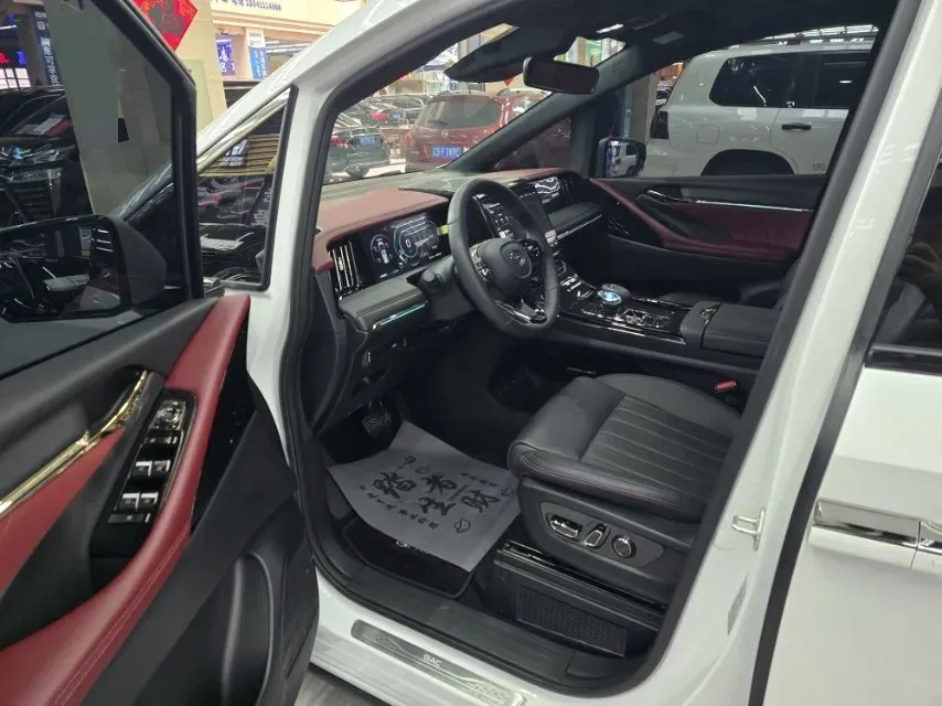 2024 GAC Trumpchi M8 2.0T 252HP L4 8AT,autocango,china used car exporter,china ev exporter,chinese used car exporter,chinese used ev exporter