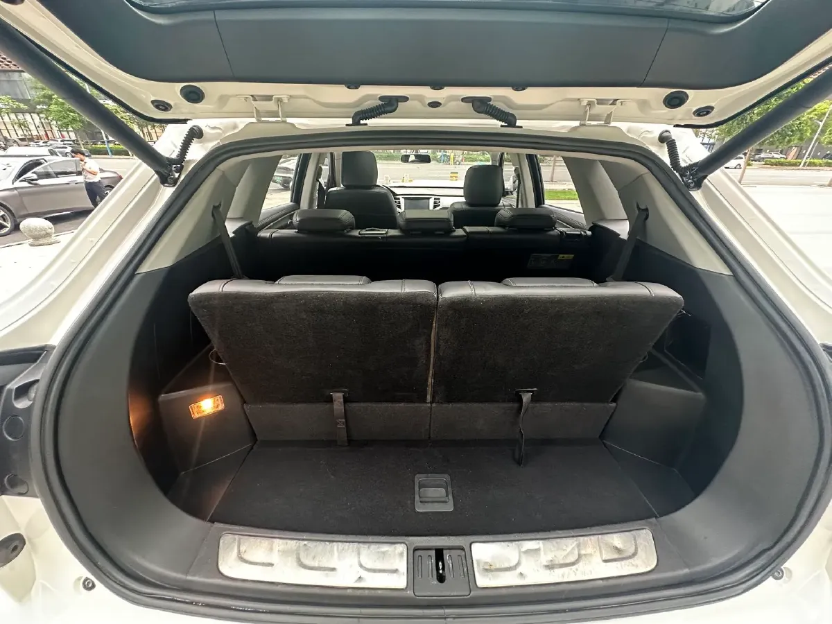 2017 Zotye Damy X7 2.0T 190HP L4 6DCT,autocango,china used car exporter,china ev exporter,chinese used car exporter,chinese used ev exporter