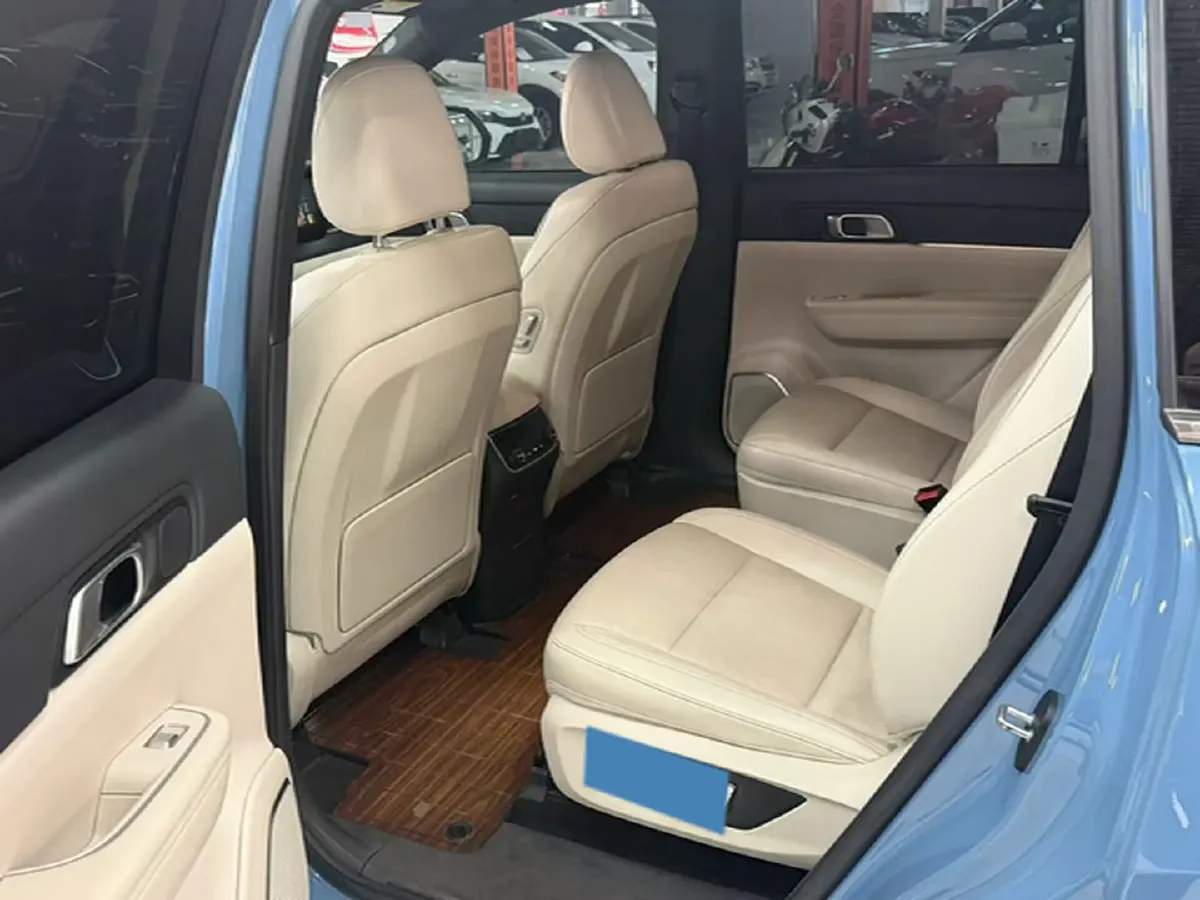 2021 Li ONE Range Extended 131HP REEV 40.5KWH,autocango,china used car exporter,china ev exporter,chinese used car exporter,chinese used ev exporter