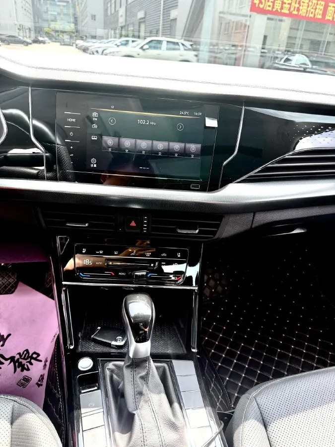 2025 Volkswagen Passat 2.0T 220HP L4 7DCT,autocango,china used car exporter,china ev exporter,chinese used car exporter,chinese used ev exporter