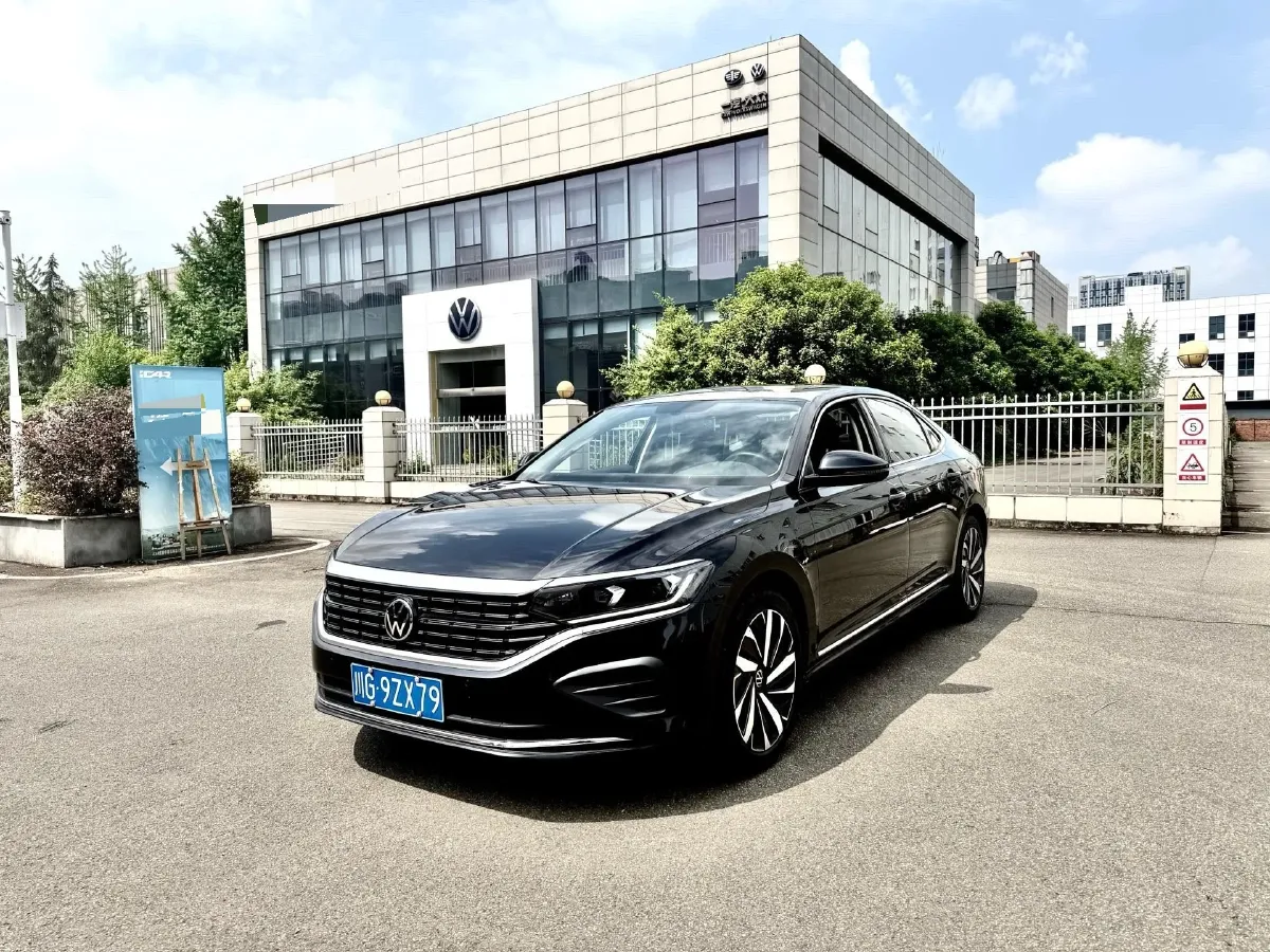 2025 Volkswagen Passat 2.0T 220HP L4 7DCT,autocango,china used car exporter,china ev exporter,chinese used car exporter,chinese used ev exporter