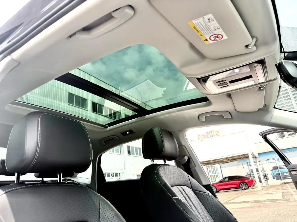 2025 Volkswagen Passat 2.0T 220HP L4 7DCT,autocango,china used car exporter,china ev exporter,chinese used car exporter,chinese used ev exporter