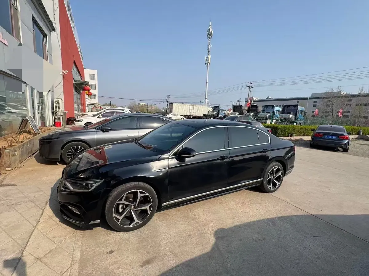 2023 Volkswagen Magotan 2.0T 186HP L4 7DCT,autocango,china used car exporter,china ev exporter,chinese used car exporter,chinese used ev exporter