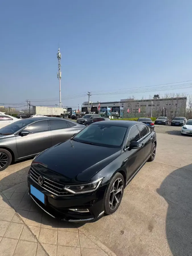 2023 Volkswagen Magotan 2.0T 186HP L4 7DCT,autocango,china used car exporter,china ev exporter,chinese used car exporter,chinese used ev exporter