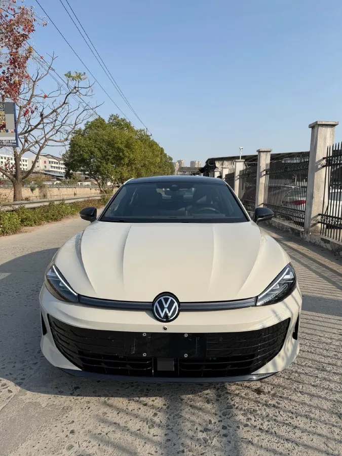 2026 Volkswagen Lamando 2.0T 220HP L4 7DCT,autocango,china used car exporter,china ev exporter,chinese used car exporter,chinese used ev exporter