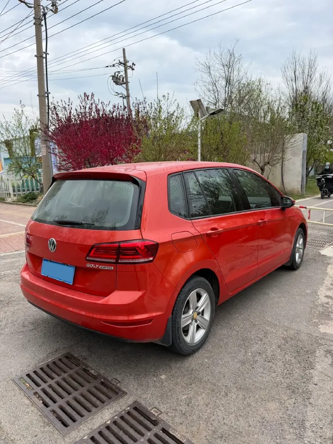 2016 Volkswagen Golf Sportsvan 1.6L 110HP L4 6AT,autocango,china used car exporter,china ev exporter,chinese used car exporter,chinese used ev exporter