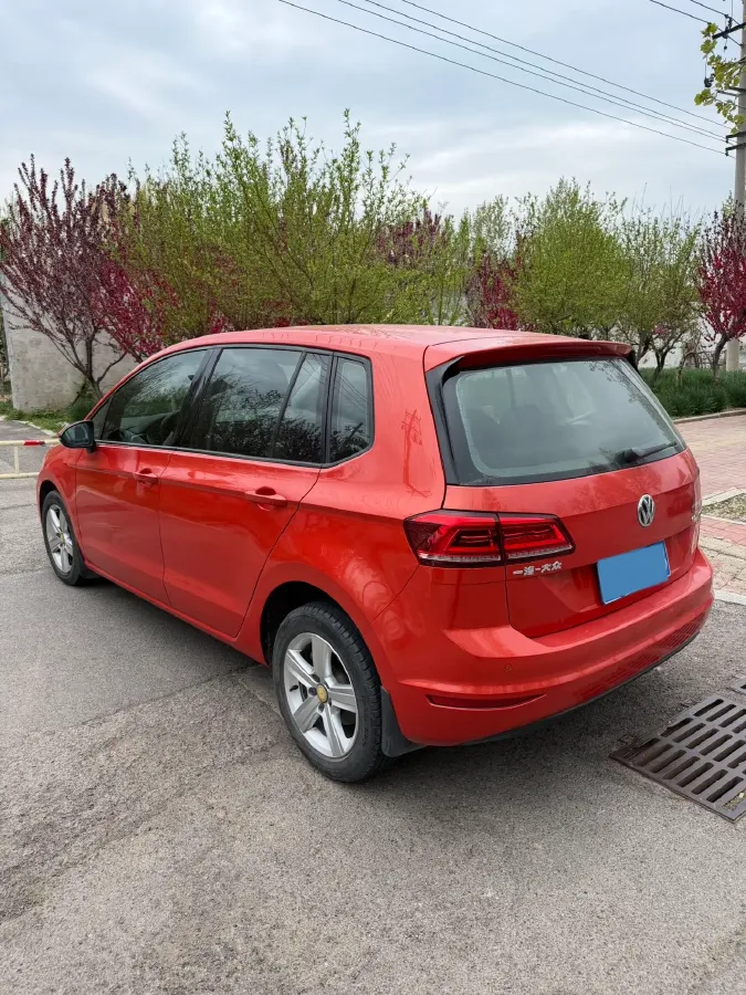 2016 Volkswagen Golf Sportsvan 1.6L 110HP L4 6AT,autocango,china used car exporter,china ev exporter,chinese used car exporter,chinese used ev exporter