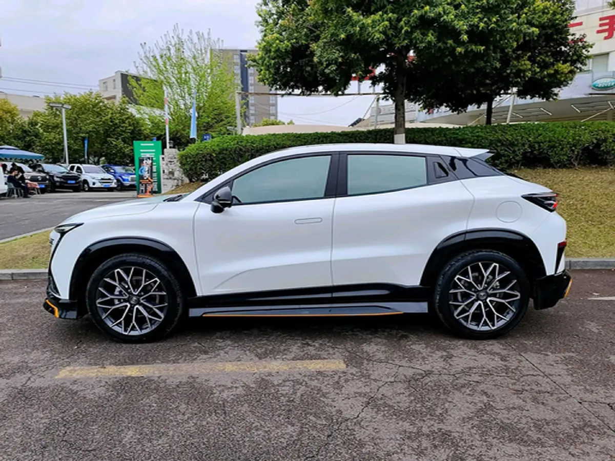 2023 ChangAn UNI-T 1.5T 188HP L4 7DCT,autocango,china used car exporter,china ev exporter,chinese used car exporter,chinese used ev exporter