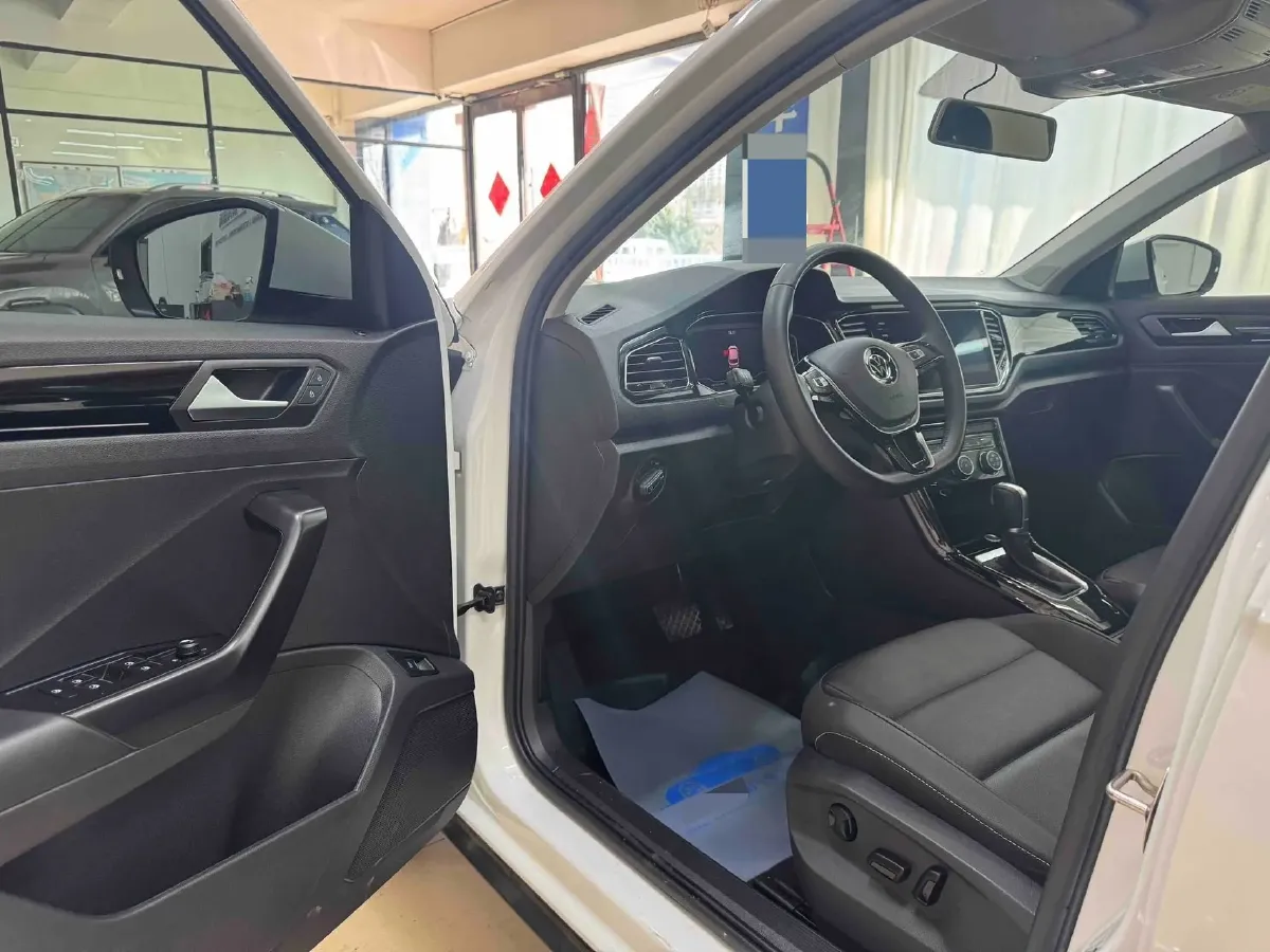 2022 Volkswagen T-Roc 1.4T 150HP L4 7DCT,autocango,china used car exporter,china ev exporter,chinese used car exporter,chinese used ev exporter