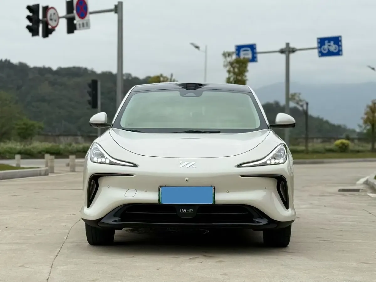 2023 IM LS6 BEV 71KWH,autocango,china used car exporter,china ev exporter,chinese used car exporter,chinese used ev exporter