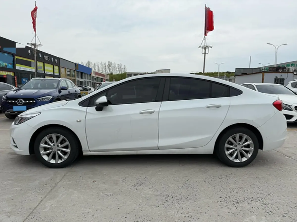 2018 Chevrolet Cruze 1.5L 114HP L4 6AT,autocango,china used car exporter,china ev exporter,chinese used car exporter,chinese used ev exporter