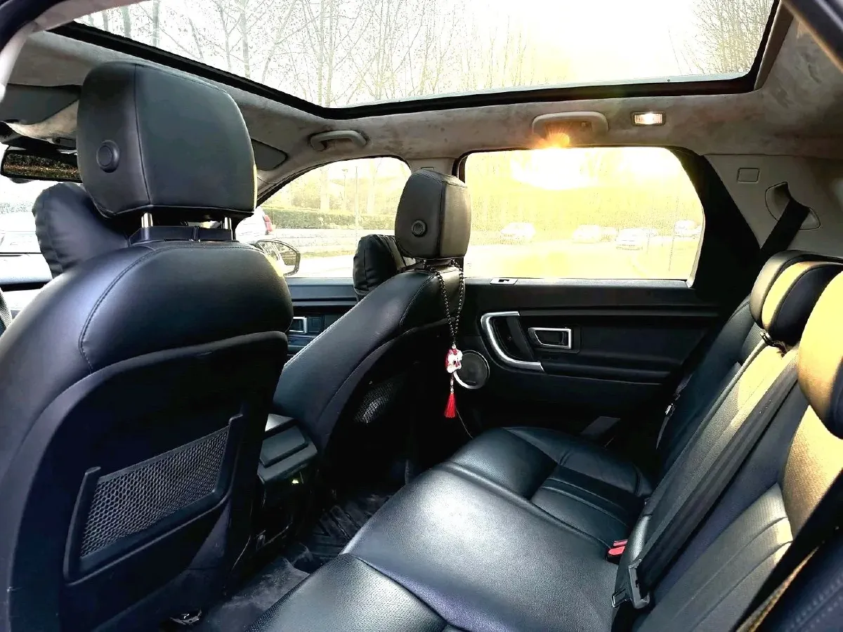 2018 Land Rover Discovery Sport 2.0T 241HP L4 9AT,autocango,china used car exporter,china ev exporter,chinese used car exporter,chinese used ev exporter