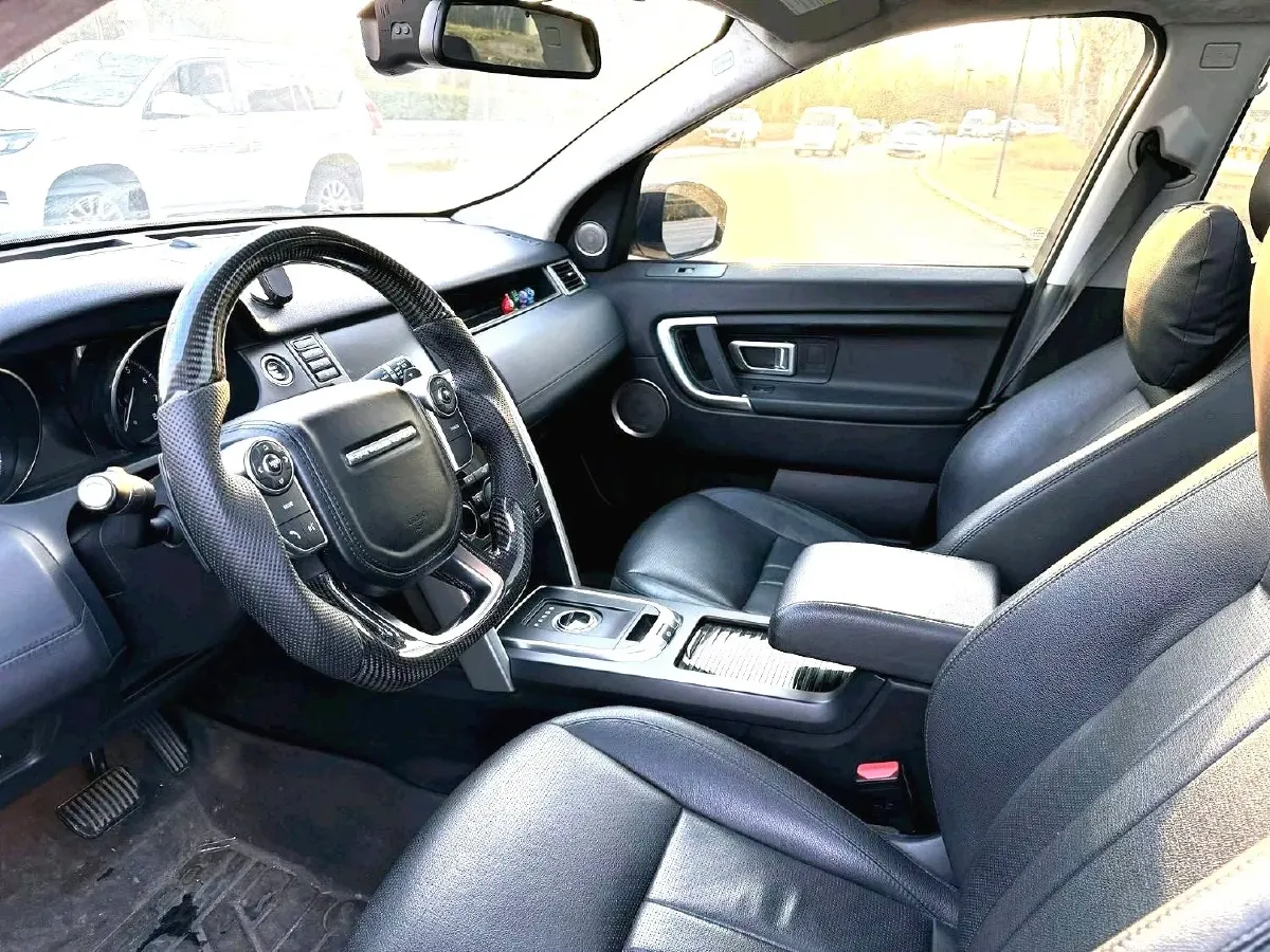 2018 Land Rover Discovery Sport 2.0T 241HP L4 9AT,autocango,china used car exporter,china ev exporter,chinese used car exporter,chinese used ev exporter