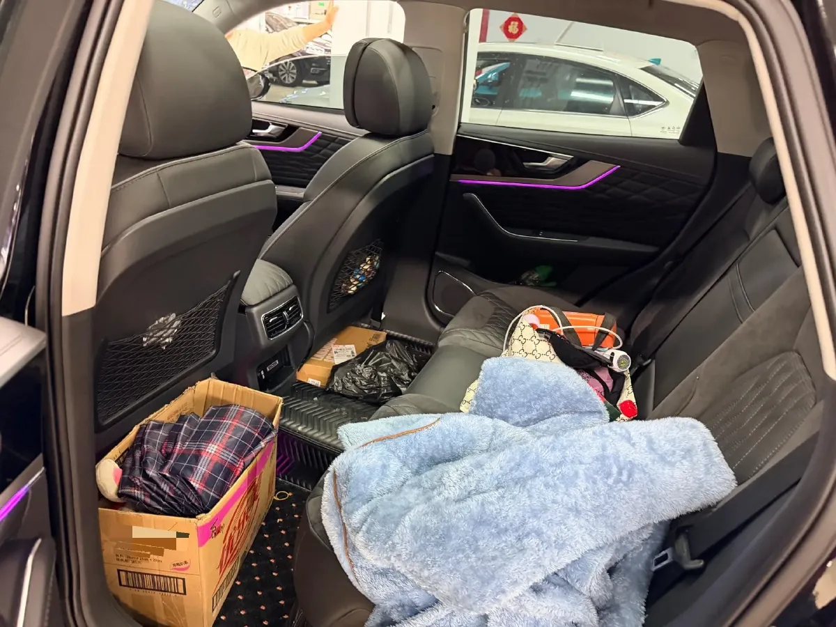 2022 HongQi HS5 2.0T 224HP L4 6AT,autocango,china used car exporter,china ev exporter,chinese used car exporter,chinese used ev exporter