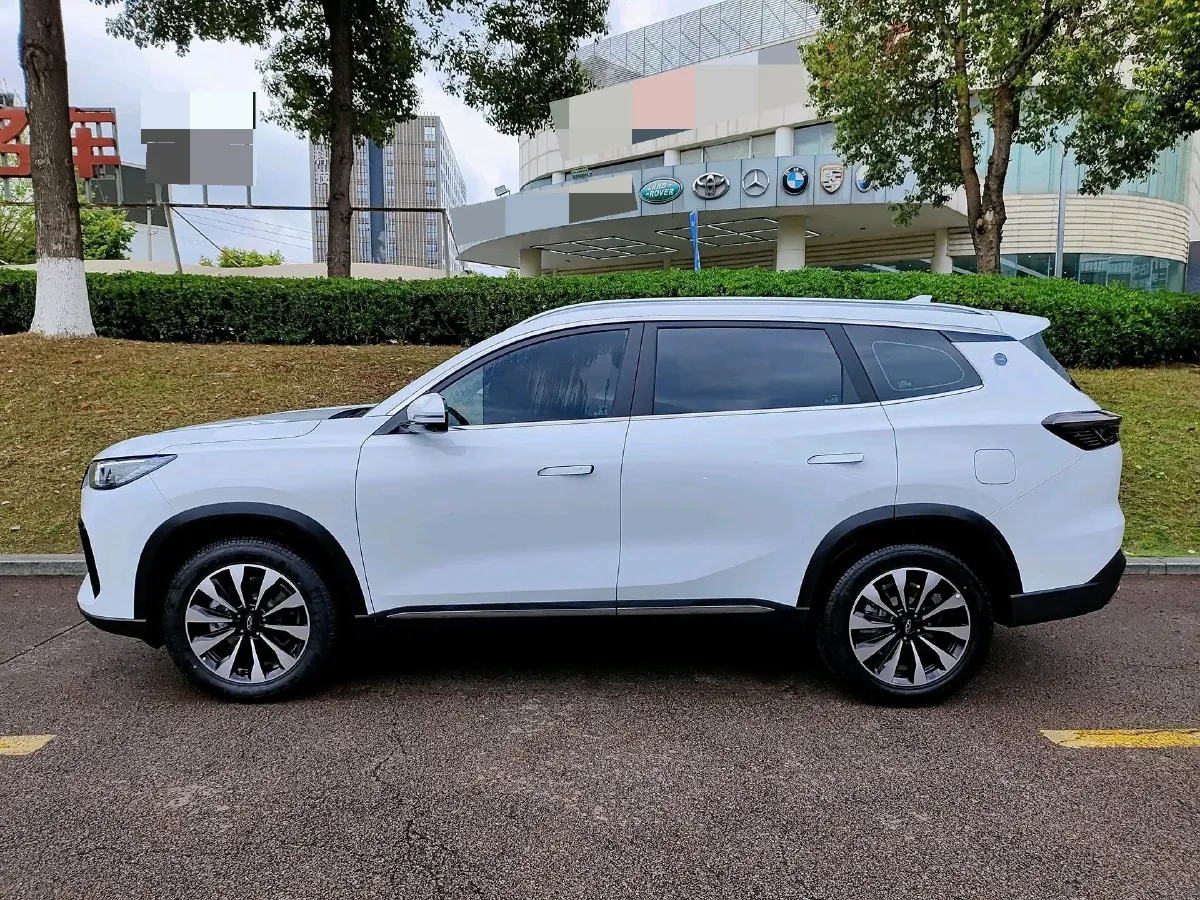 2025 Chery Tiggo 8 Plus 1.6T 197HP L4 7DCT,autocango,china used car exporter,china ev exporter,chinese used car exporter,chinese used ev exporter