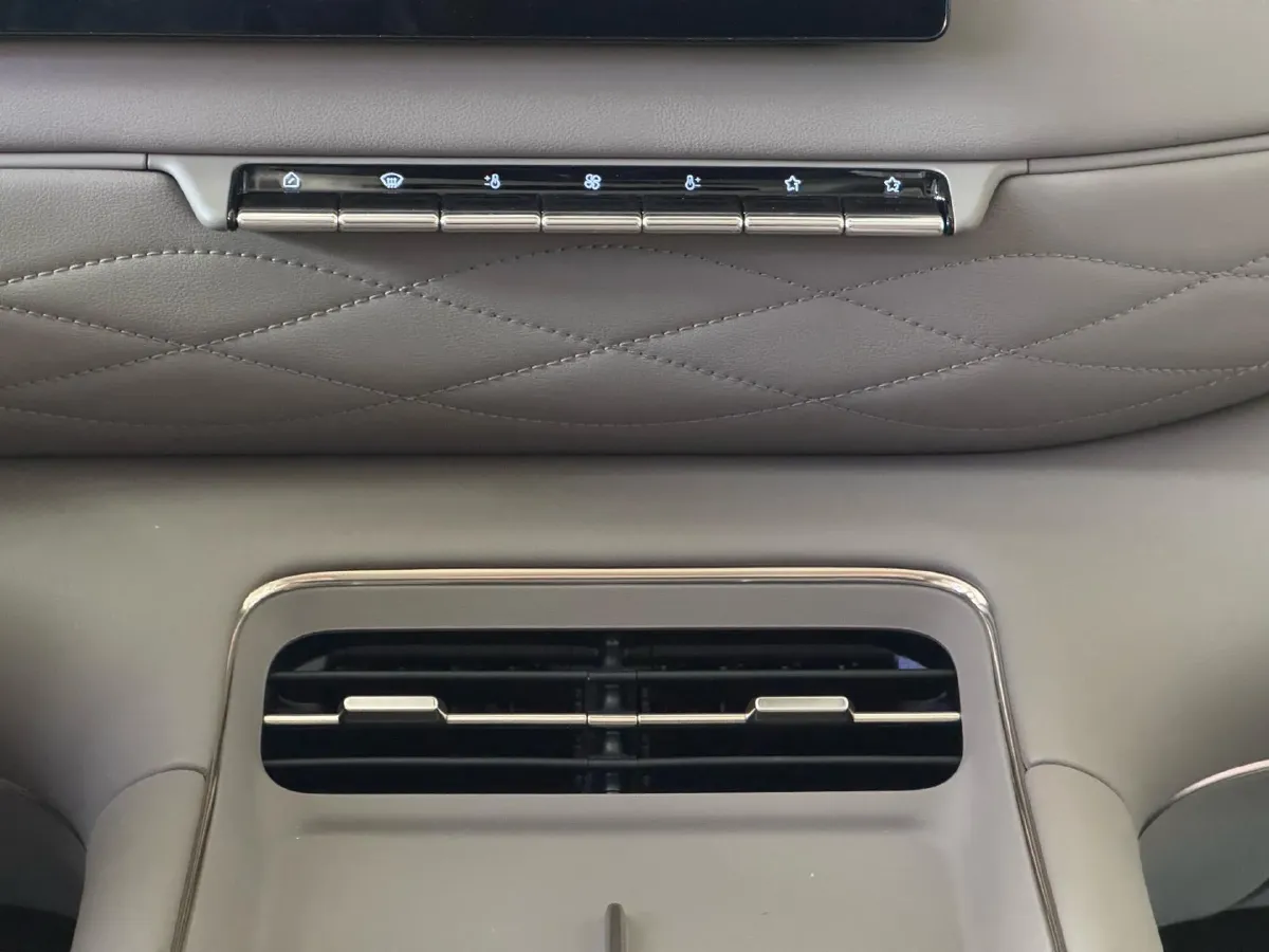 2026 IM LS9 REEV 155HP REEV,autocango,china used car exporter,china ev exporter,chinese used car exporter,chinese used ev exporter