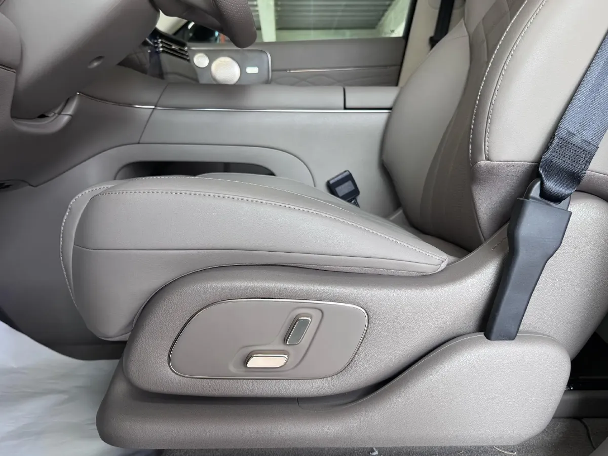 2026 IM LS9 REEV 155HP REEV,autocango,china used car exporter,china ev exporter,chinese used car exporter,chinese used ev exporter