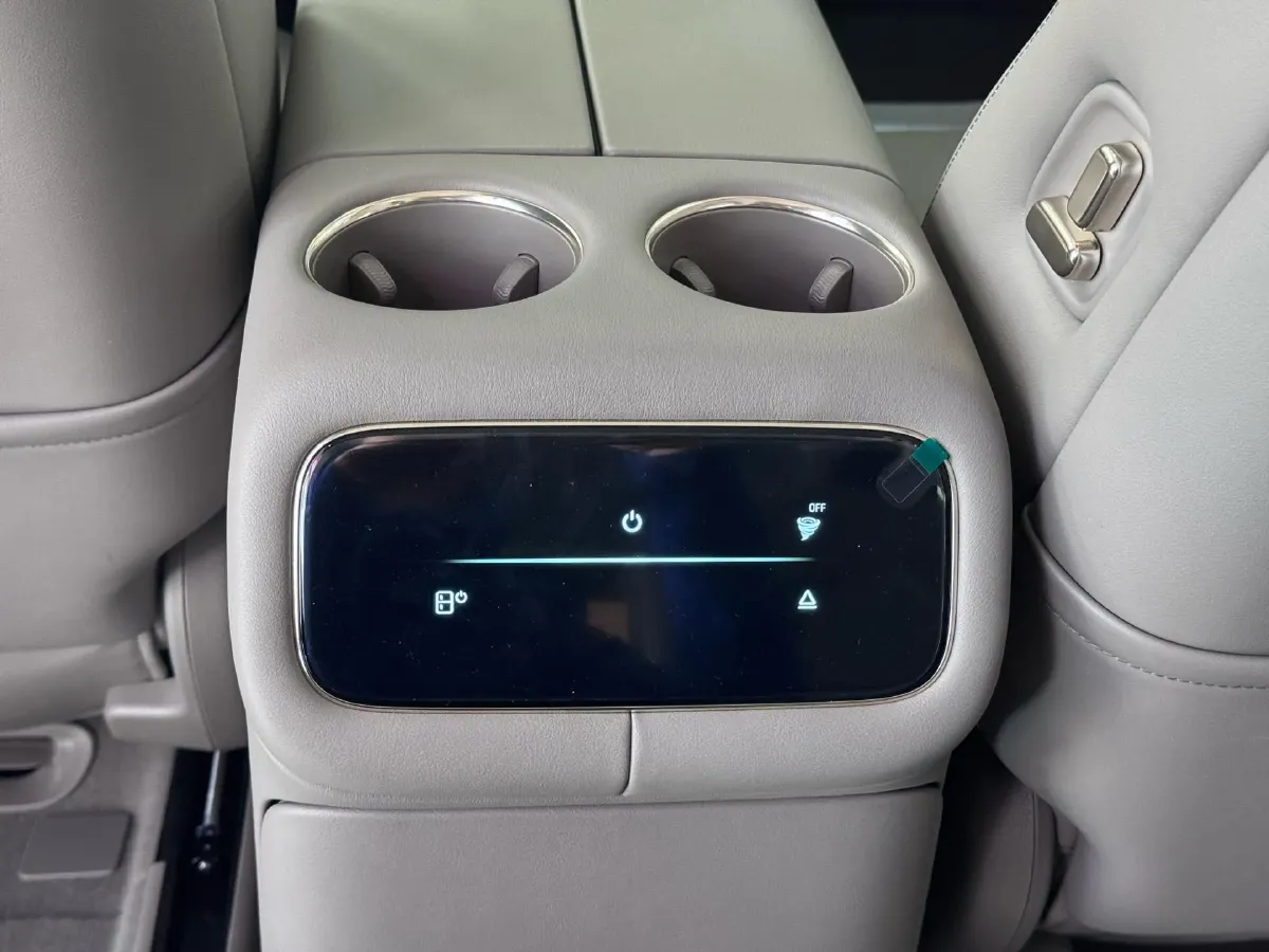 2026 IM LS9 REEV 155HP REEV,autocango,china used car exporter,china ev exporter,chinese used car exporter,chinese used ev exporter