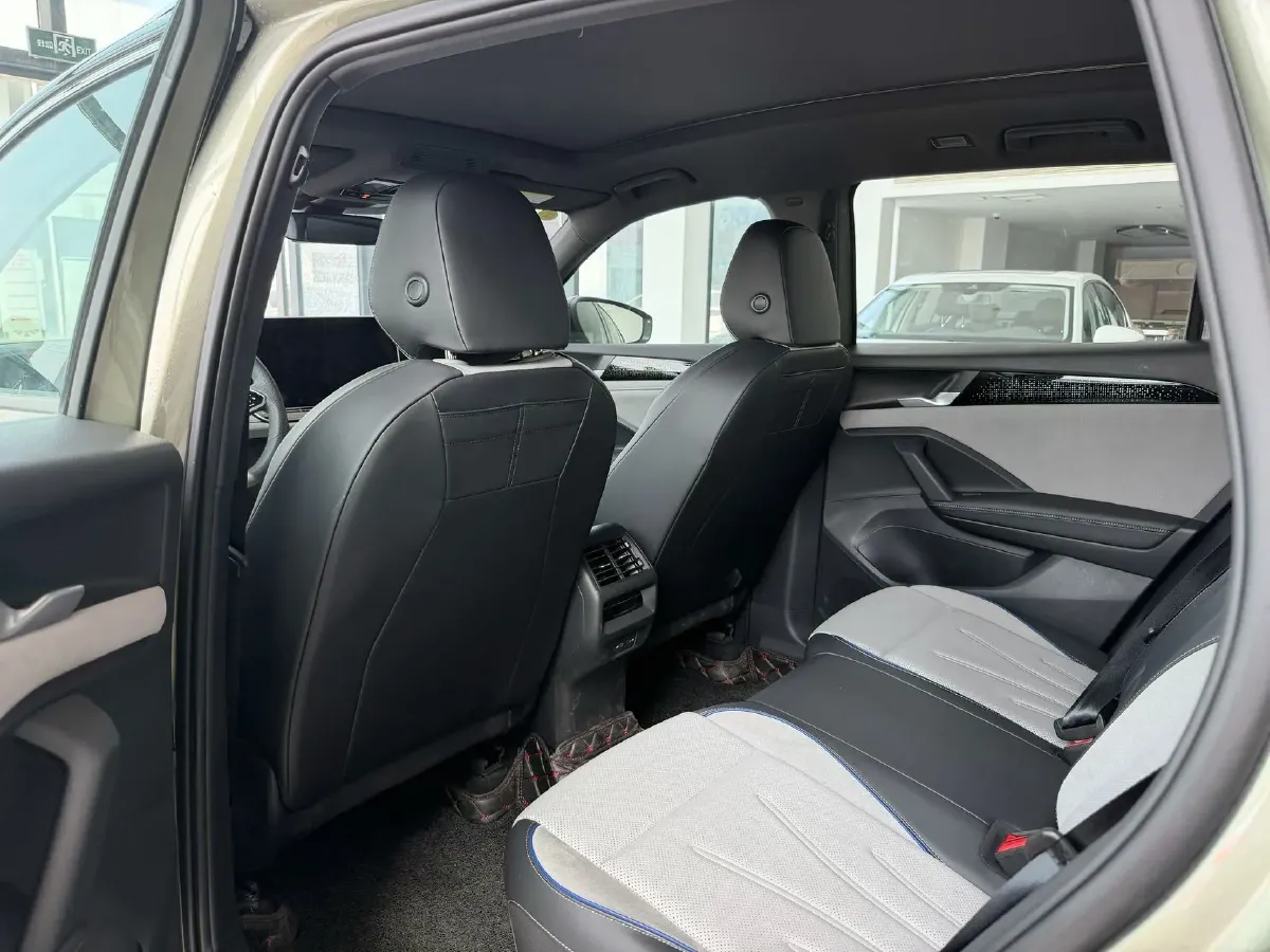 2026 Volkswagen Tayron 2.0T 220HP L4 7DCT,autocango,china used car exporter,china ev exporter,chinese used car exporter,chinese used ev exporter