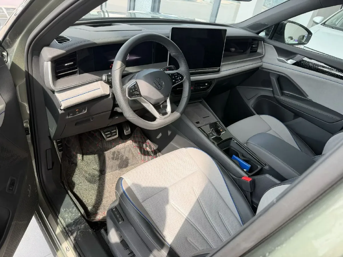 2026 Volkswagen Tayron 2.0T 220HP L4 7DCT,autocango,china used car exporter,china ev exporter,chinese used car exporter,chinese used ev exporter