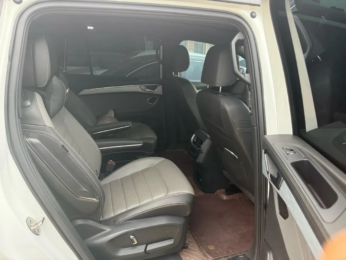 2021 Volkswagen Talagon 2.0T 220HP L4 7DCT,autocango,china used car exporter,china ev exporter,chinese used car exporter,chinese used ev exporter