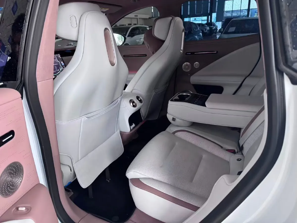 2024 Avatr 07 1.5T 156HP L4 REEV 39.05KWH,autocango,china used car exporter,china ev exporter,chinese used car exporter,chinese used ev exporter