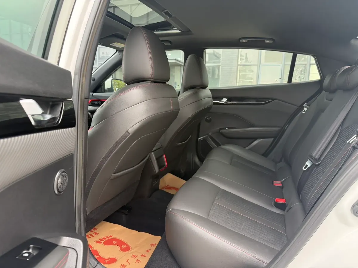 2021 DongFeng Aeolus YiXuan 1.5T 150HP L4 6DCT,autocango,china used car exporter,china ev exporter,chinese used car exporter,chinese used ev exporter