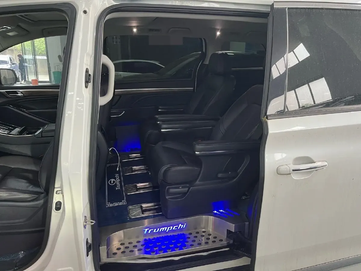 2021 GAC Trumpchi M8 2.0T 252HP L4 8AT,autocango,china used car exporter,china ev exporter,chinese used car exporter,chinese used ev exporter