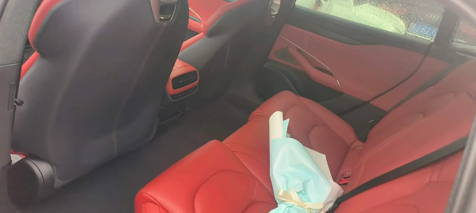 2024 MI SU7 BEV 94.3KWH,autocango,china used car exporter,china ev exporter,chinese used car exporter,chinese used ev exporter