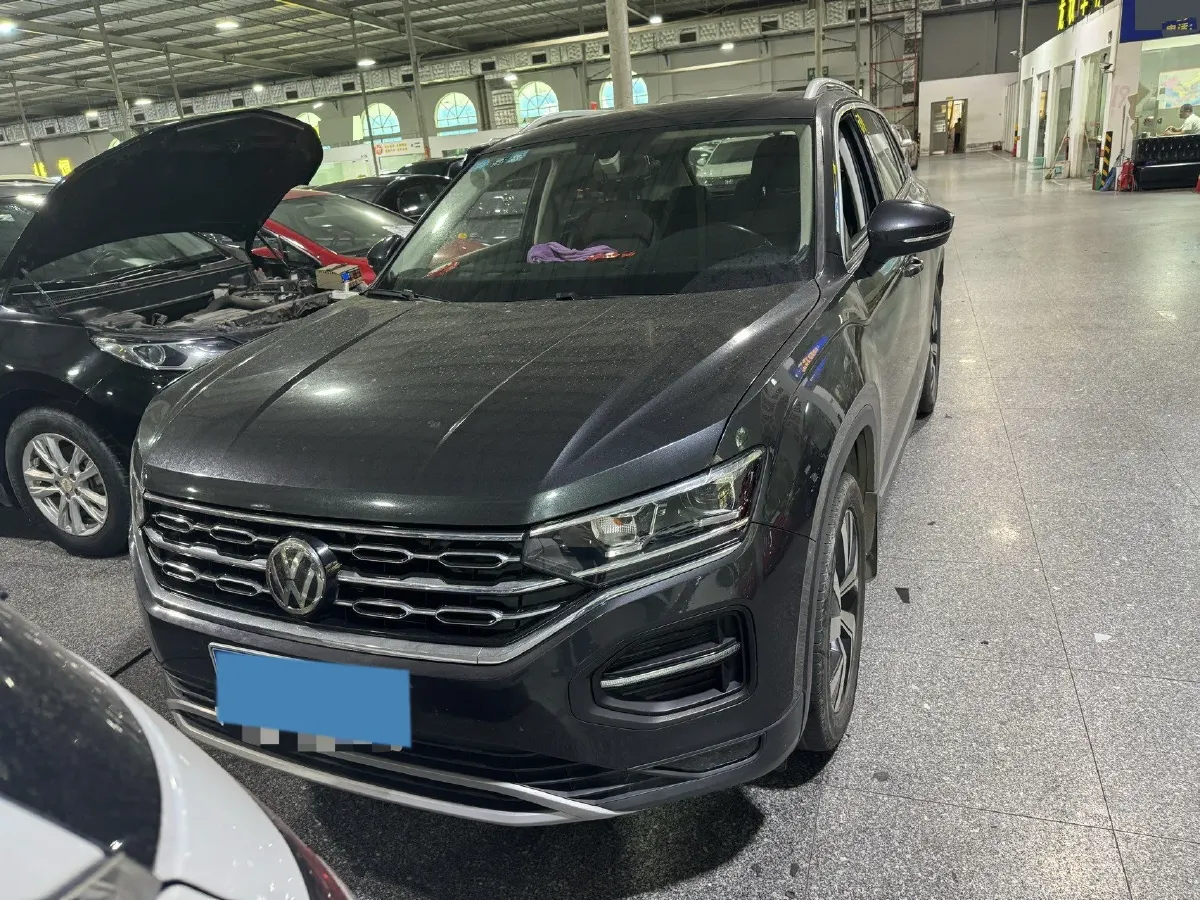 2019 Jeep Cherokee 2.0T 234HP L4 9AT,autocango,china used car exporter,china ev exporter,chinese used car exporter,chinese used ev exporter