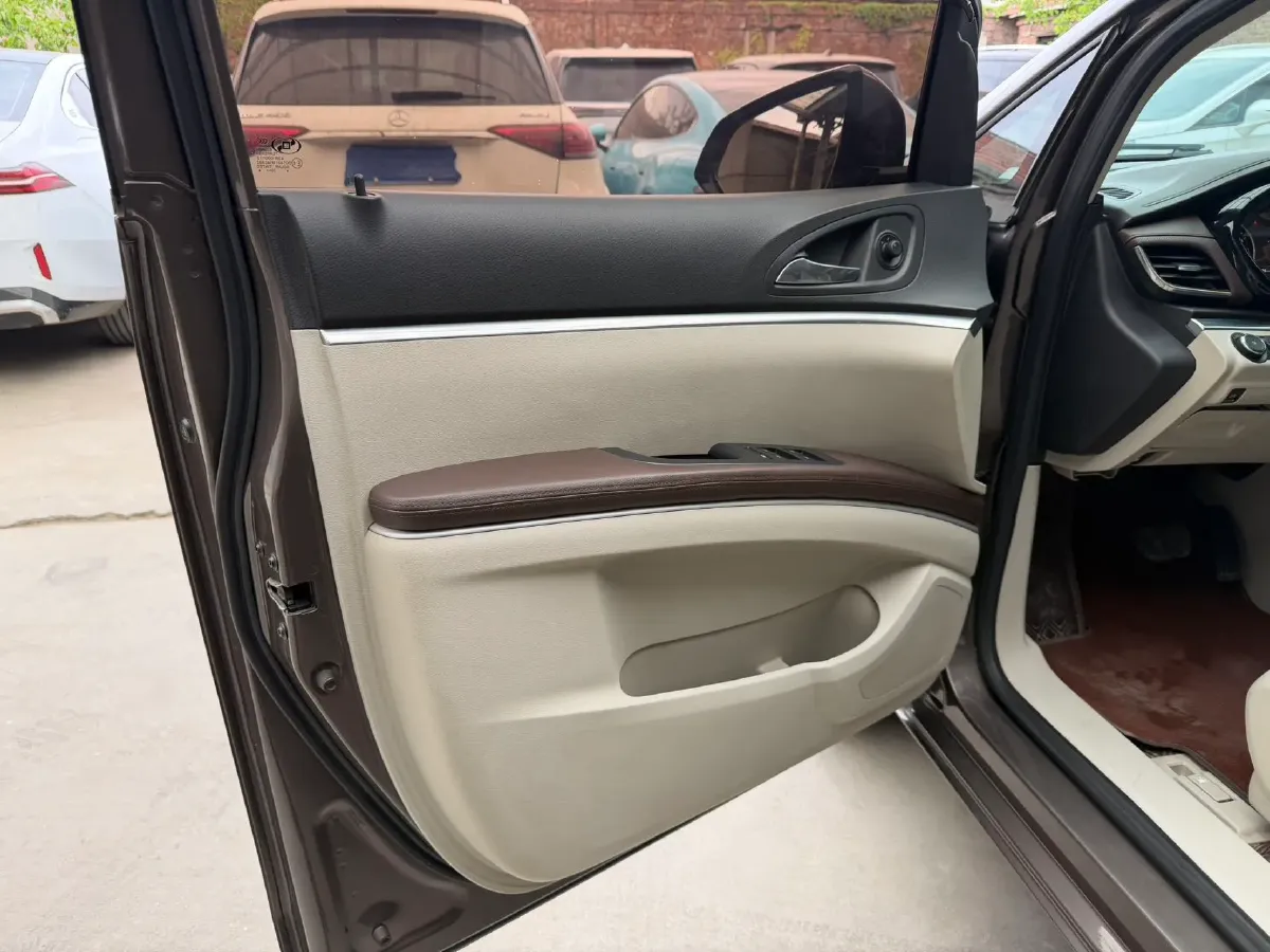 2021 Buick GL8 2.0T 237HP L4 9AT,autocango,china used car exporter,china ev exporter,chinese used car exporter,chinese used ev exporter