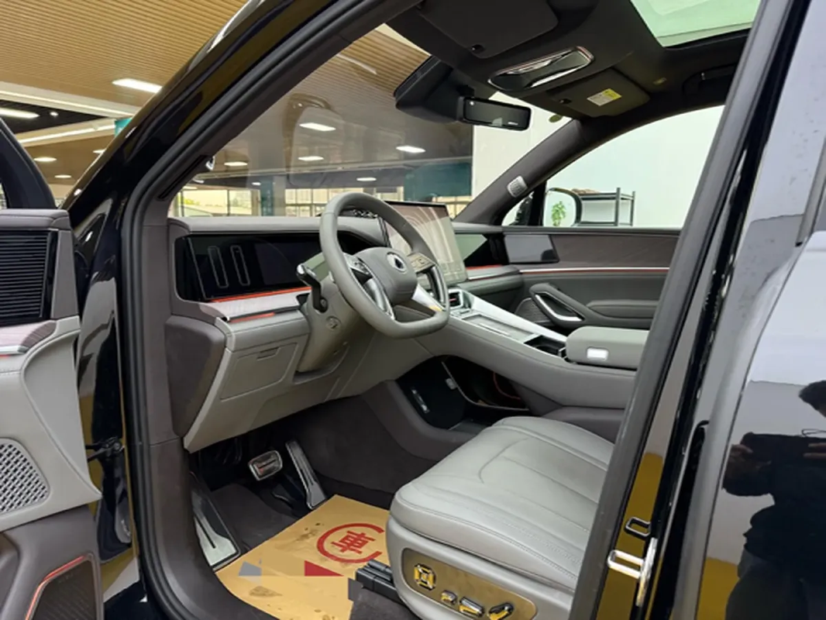 2025 Denza DenzaN9 2.0T 207HP L4 E-CVT PHEV,autocango,china used car exporter,china ev exporter,chinese used car exporter,chinese used ev exporter