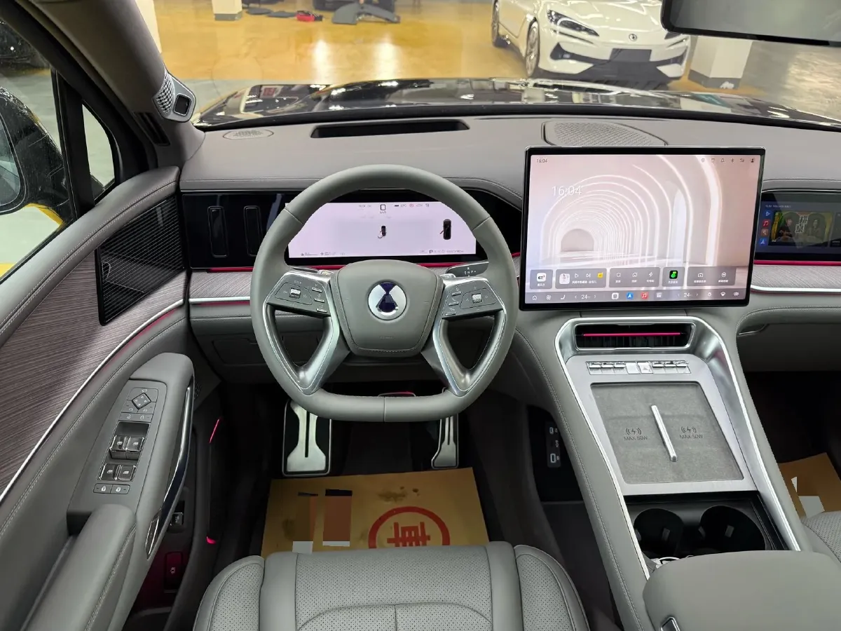 2025 Denza DenzaN9 2.0T 207HP L4 E-CVT PHEV,autocango,china used car exporter,china ev exporter,chinese used car exporter,chinese used ev exporter