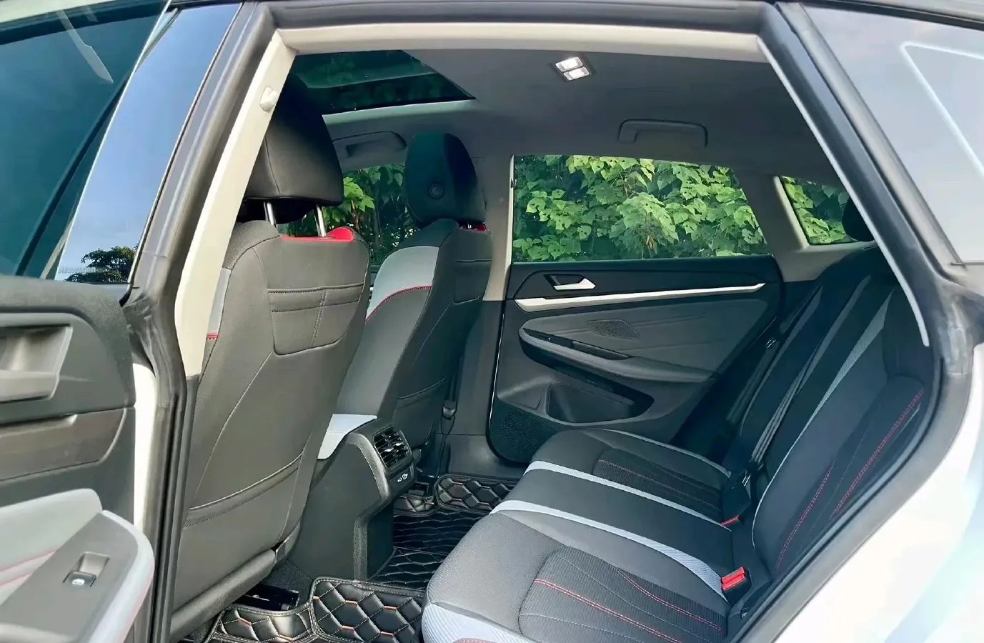 2023 Volkswagen Lamando 1.4T 150HP L4 7DCT,autocango,china used car exporter,china ev exporter,chinese used car exporter,chinese used ev exporter