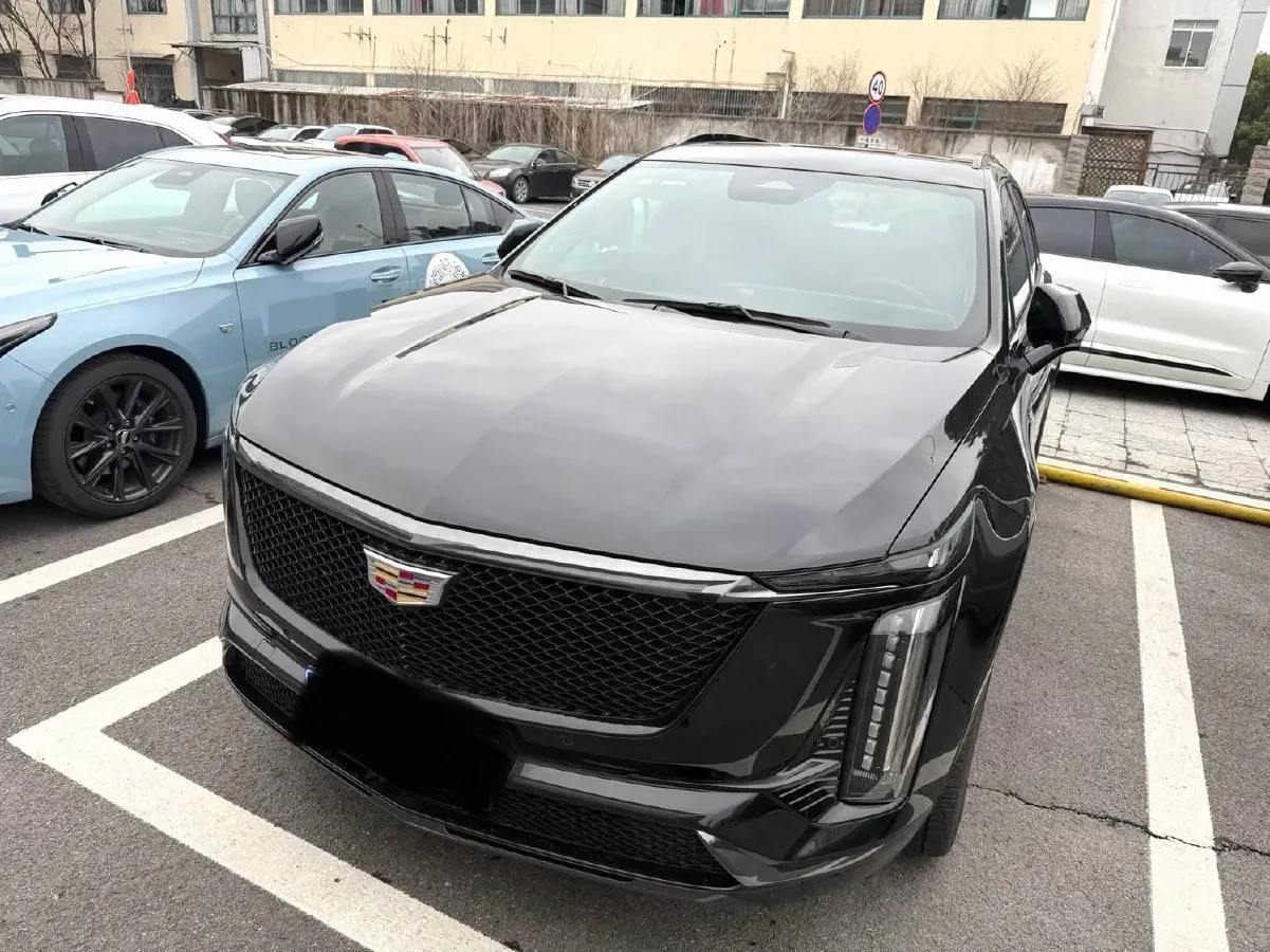 2025 Cadillac XT5 2.0T 237HP L4 9AT,autocango,china used car exporter,china ev exporter,chinese used car exporter,chinese used ev exporter