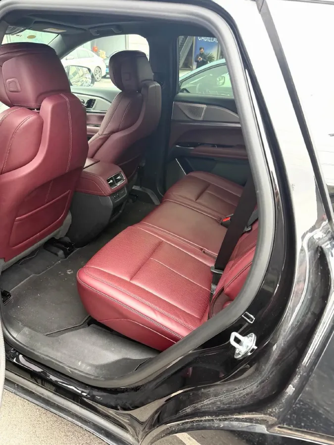 2025 Cadillac XT5 2.0T 237HP L4 9AT,autocango,china used car exporter,china ev exporter,chinese used car exporter,chinese used ev exporter