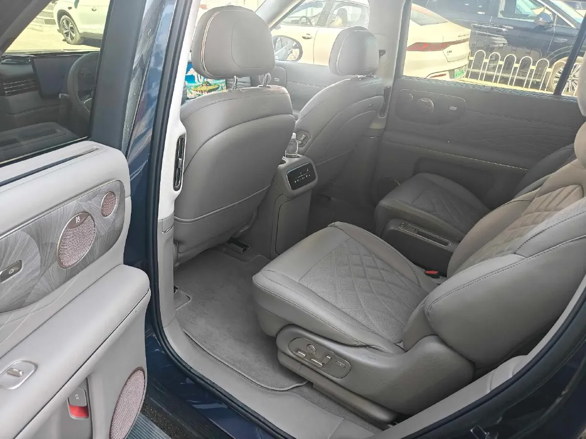 2026 IM LS9 REEV 155HP REEV,autocango,china used car exporter,china ev exporter,chinese used car exporter,chinese used ev exporter