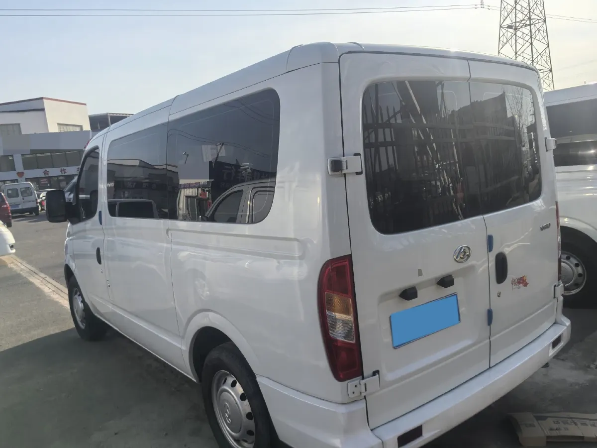 2021 MAXUS XinTu V80 2.0T 139HP L4 6MT,autocango,china used car exporter,china ev exporter,chinese used car exporter,chinese used ev exporter