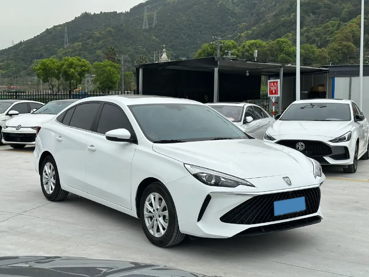 2024 Roewe i5 1.5L 129HP L4 CVT,autocango,china used car exporter,china ev exporter,chinese used car exporter,chinese used ev exporter