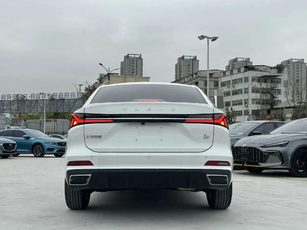 2024 Roewe i5 1.5L 129HP L4 CVT,autocango,china used car exporter,china ev exporter,chinese used car exporter,chinese used ev exporter