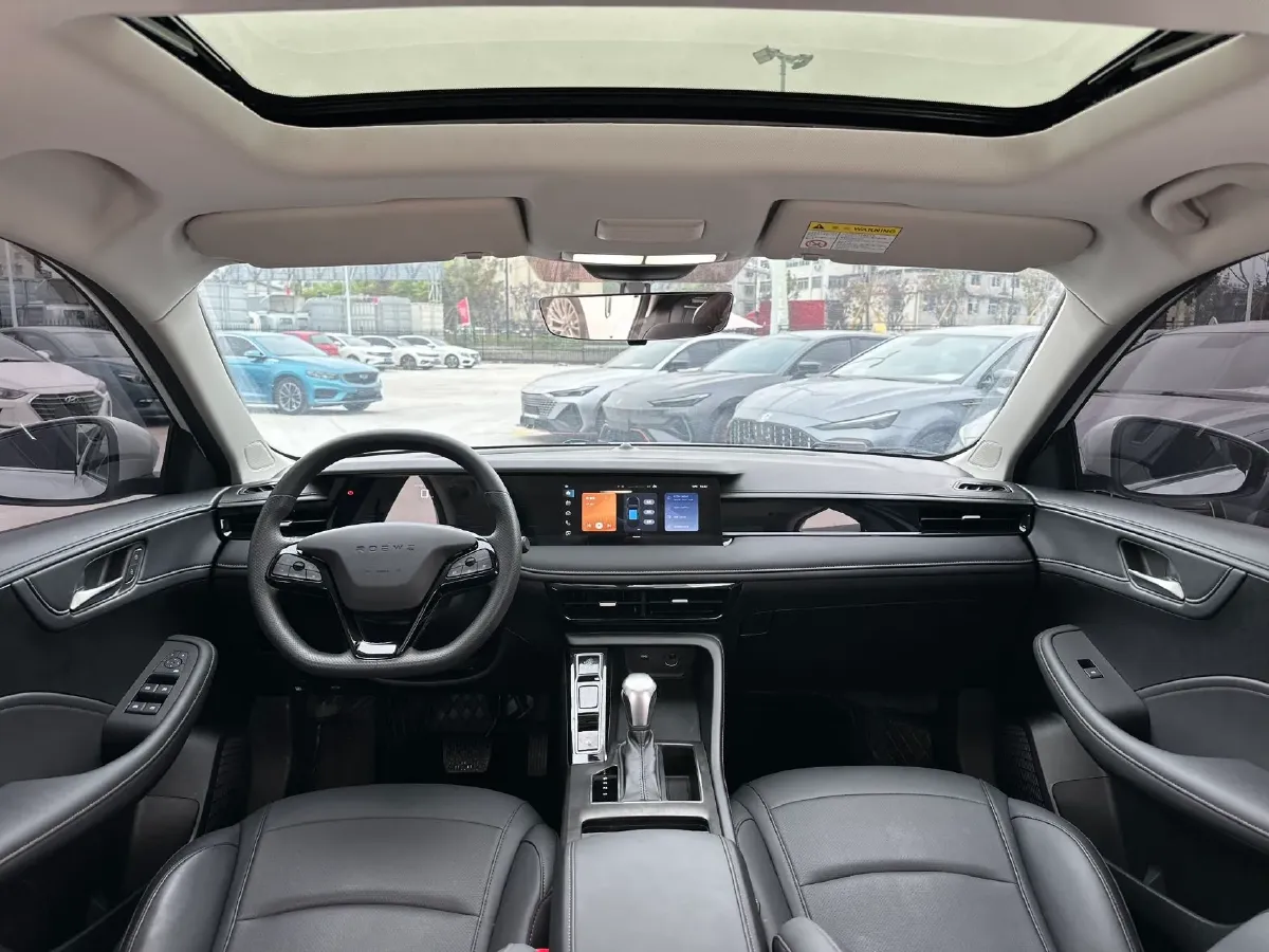 2024 Roewe i5 1.5L 129HP L4 CVT,autocango,china used car exporter,china ev exporter,chinese used car exporter,chinese used ev exporter